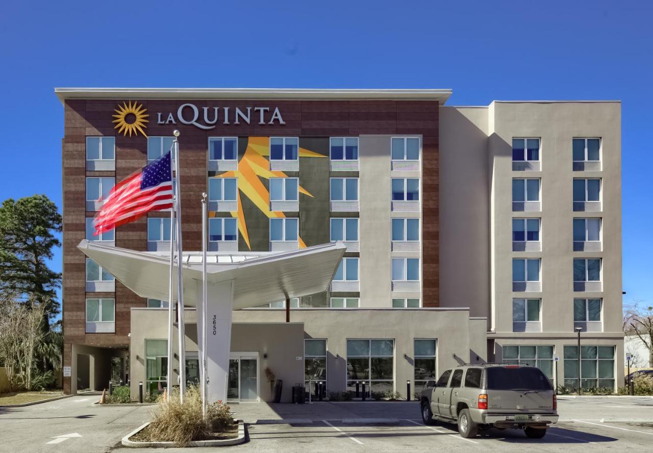 La Quinta By Wyndham Mobile Hotel Exterior photo