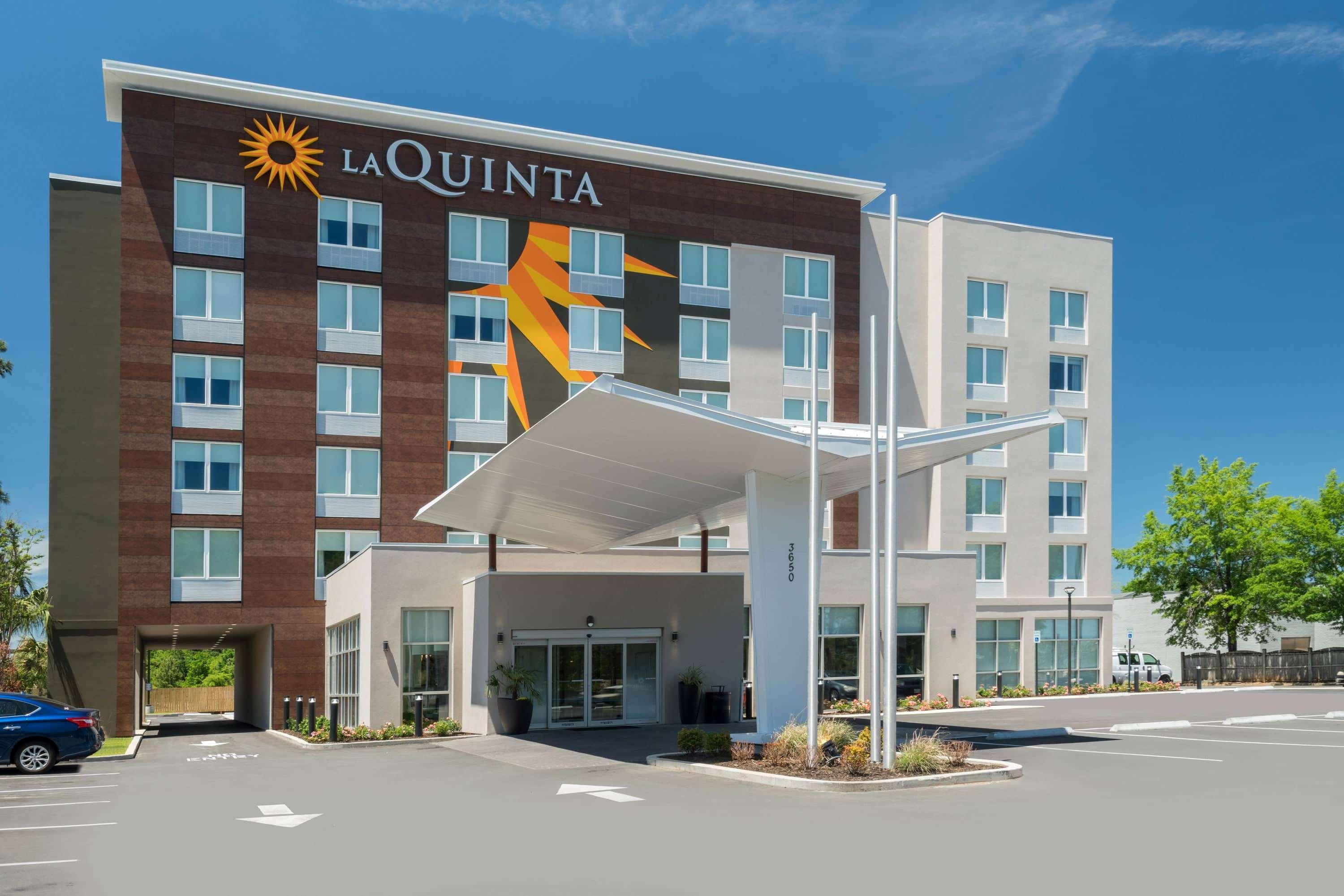 La Quinta By Wyndham Mobile Hotel Exterior photo