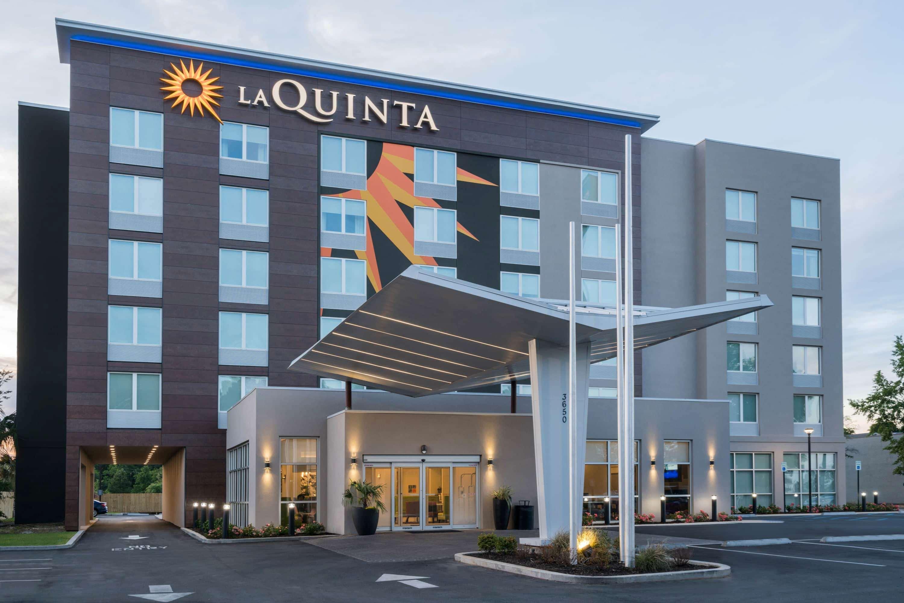 La Quinta By Wyndham Mobile Hotel Exterior photo